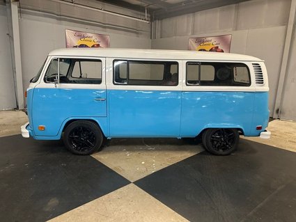 1977 Volkswagen Bus Transporter