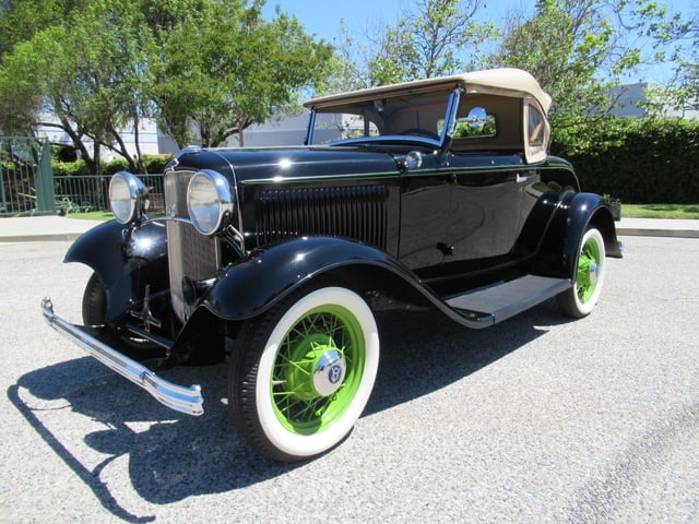 1932 FORD DELUXE MODEL 18 V8 ROADSTER
