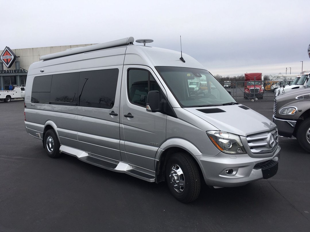 2019 American Coach Patriot MD4 Lounge for Sale in KY RacingJunk