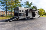 2013 2 horse Equine Motorcoach