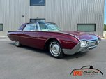 1961 Ford Thunderbird 