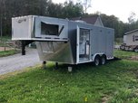 24 ft enclosed gooseneck trailer  for sale $18,500 