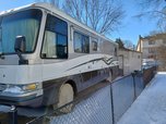 37' DAMON ULTRASPORT MOTORHOME - READY TO GO, LOW MILES  for sale $18,000 