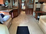 2006 Country Coach  36 FT,4 slides,side radiator  for sale $85,000 