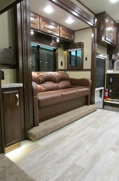 2020 Showhauler 5 Slides Bunk Beds 35QFSSL-B Class A RV for Sale $0