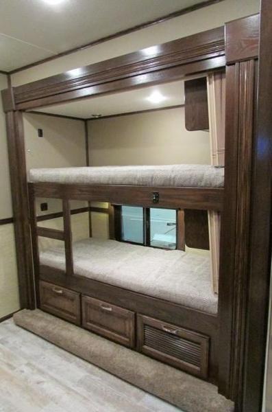 2020 Showhauler 5 Slides Bunk Beds 35QFSSL-B Class A RV for Sale $0