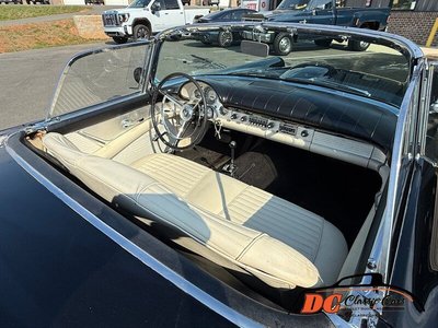 1957 Ford Thunderbird 