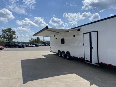 United USH 44' Gooseneck Race Trailer w/ LQ  for sale $77,995 