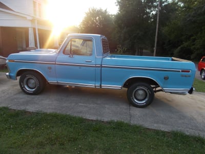 1974 SHORT BED F-100 FORD TRUCK