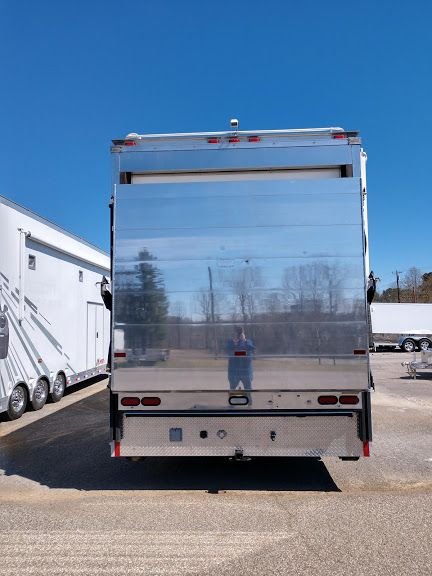 2006 Haulmark Motorgarage Mercedes 450HP 43' 1-Slides with B