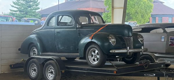 1940 Ford Deluxe 