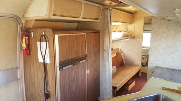 1977 27' AIRSTREAM LAND YATCH