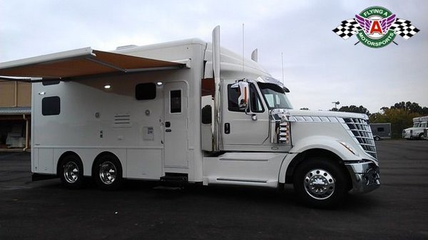 2016 Showhauler on Lonestar Chassis