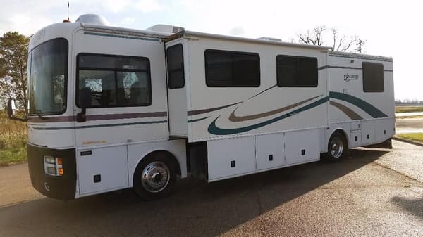 2000 Fleetwood Discovery  for Sale $31,500 
