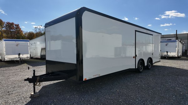 Used 2025 28' United Trailers Limited 