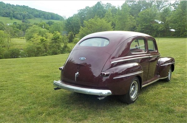 1947 Ford Super Deluxe