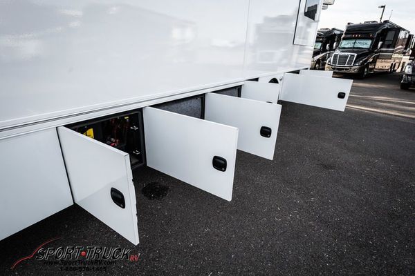 2016 Renegade 2800AM