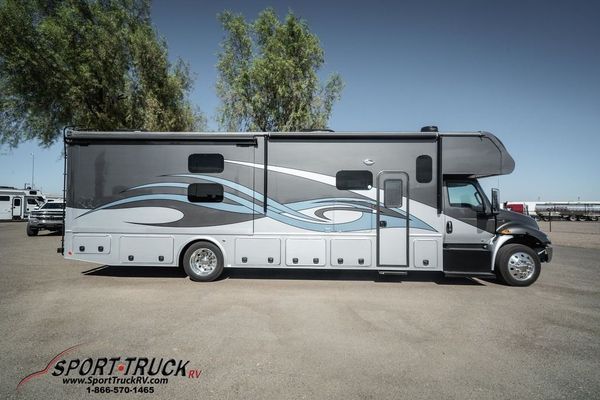 2021 NeXus RV Wraith Super 35W