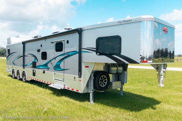 2019 Sundowner 2486SGM - 44' Toy Hauler for Sale $76,900