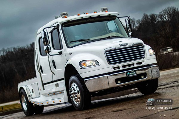 2007 Freightliner Sportchassis M2-106 Custom Hauler 330hp  for Sale $79,995 