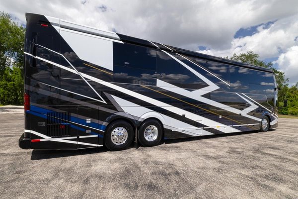 2026 PREVOST LOKI H3 45 LC023