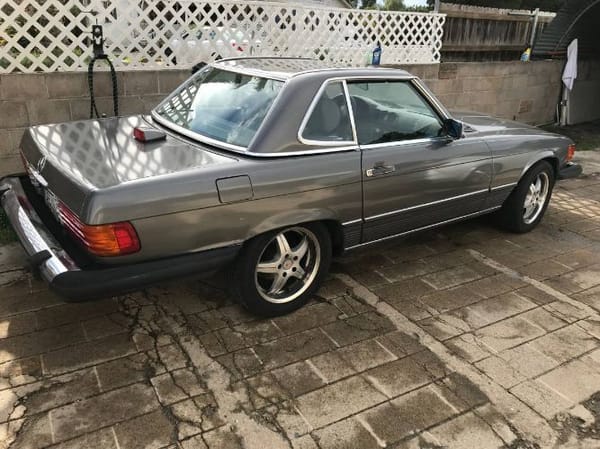 1986 Mercedes-Benz 560SL  for Sale $10,495 