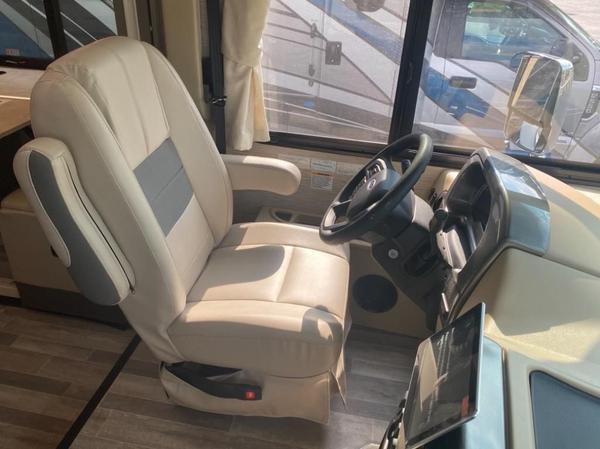 2022 Thor Motor Coach Vegas 25.6