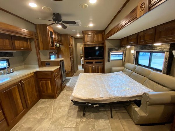 2015 Haulmark Edge for Sale $279,900