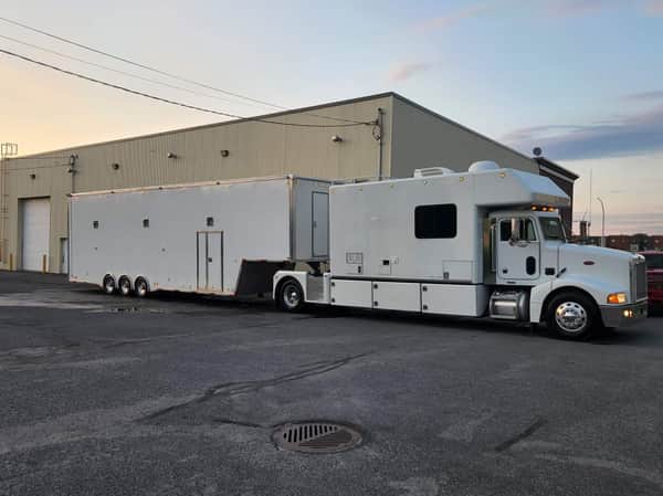 Peterbilt toter with 40 feet trailer double decker  for Sale $175,000 