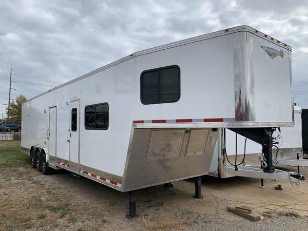 2022 Vintage Trailers Outlaw Custom  40' Gooseneck 20&#  for Sale $56,995 