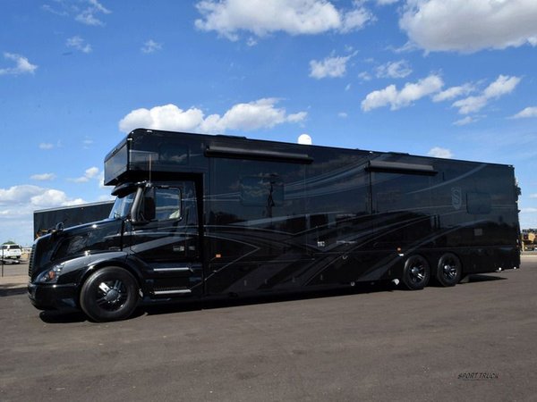 2018 Haulmark V45MG W/ Garage