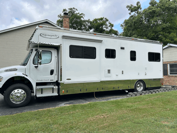 2008 Renegade 35’ Single Axle Motorhome  for Sale $109,900 