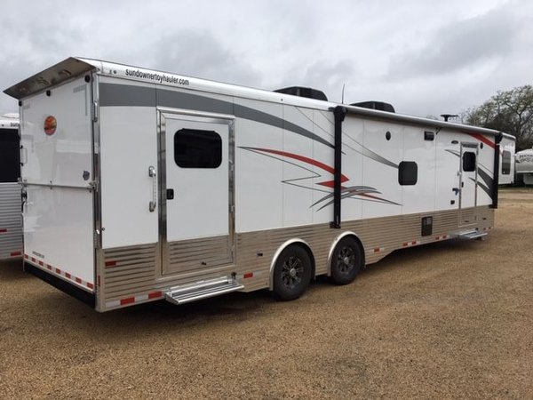 Sundowner 3986 Toy Hauler