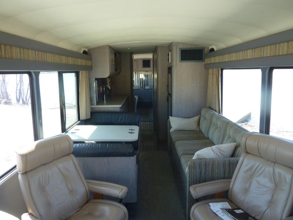 Executive Motor Coach 40’ MCI Immaculate