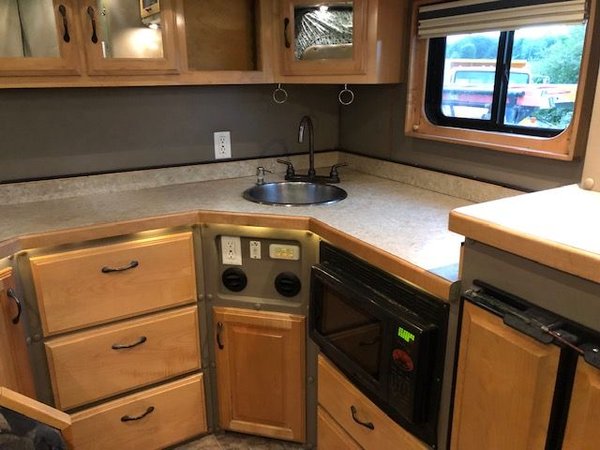 2014 Volvo W/ ARI Legacy Condo Cab - RV / Toterhome / Semi for Sale $89,500