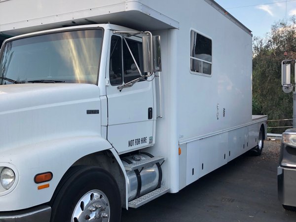 $70k 2003 Freightliner CAT12, excellent condition 209k