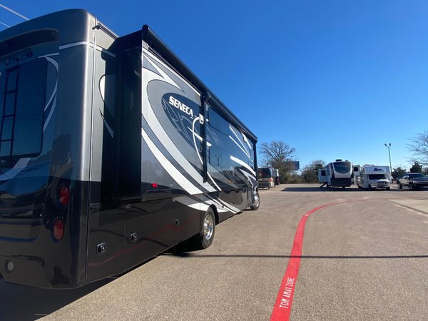 Jayco Seneca