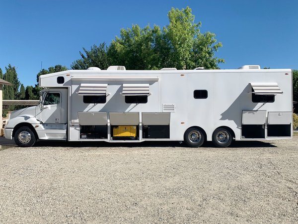 Beautiful 2005 35' NRC Motorhome: 78,000 miles for Sale $159,900