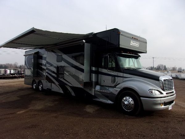 2013 Haulmark 4504HB bath and a half for Sale $250,000