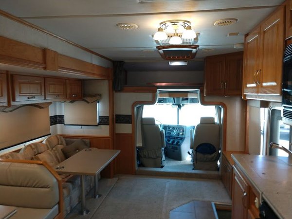 2006 Haulmark Motorgarage Mercedes 450HP 43' 1-Slides with B