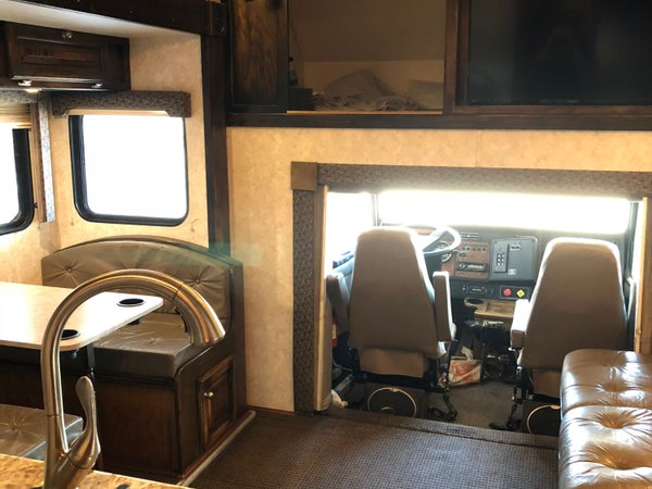 Renegade Combo Toterhome and 30’ Stacker for Sale $128,000