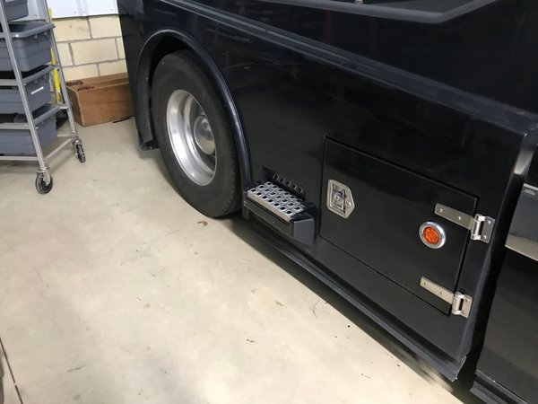 Volvo VN Toterhome, Only 11,XXX miles, HDTV, RV for Sale $153,000