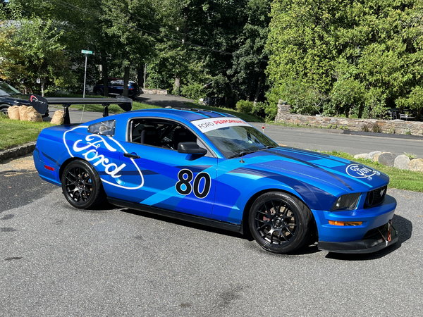 2006 Ford Mustang GT Race Car  for Sale $25,000 