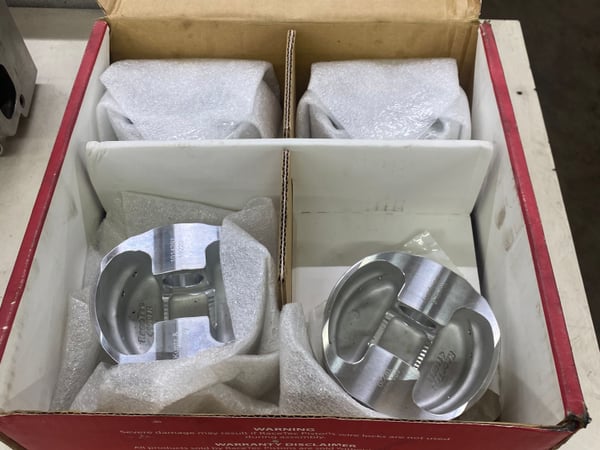New Race Tech Custom Small Block Ford Forged Pistons