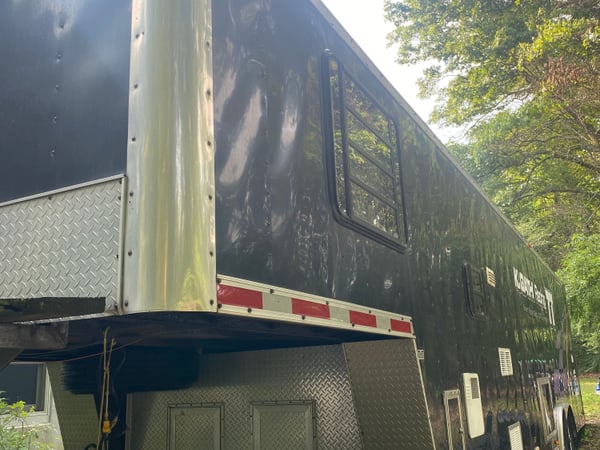 38’ gooseneck car trailer with living quarters 