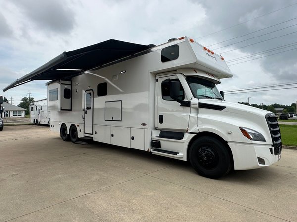 Brand New Renegade 41' CRB Coach  for Sale $538,000 