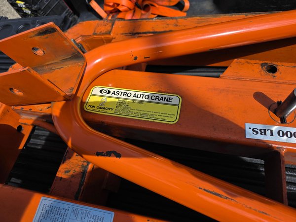 Astro Auto Crane/Engine lift