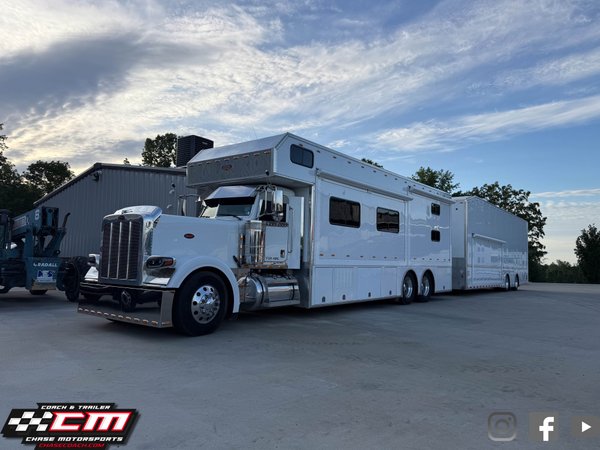2020 Peterbilt 389 S&S Motorhome w/ S&S 40’ Liftgate Trail 