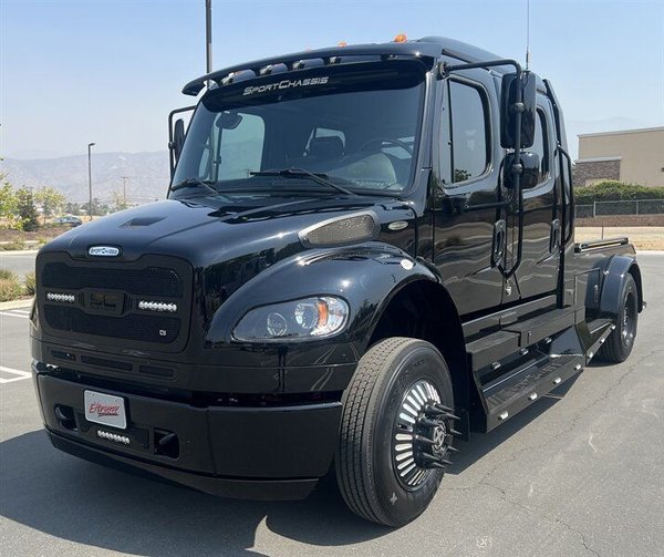 2023 FREIGHTLINER SPORTCHASSIS LH5  