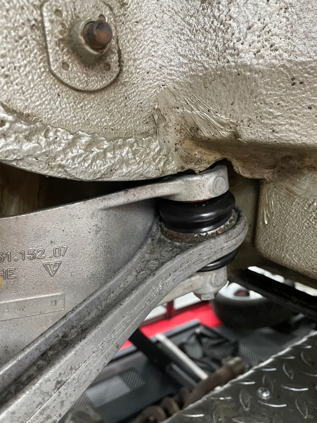 How to tighten rear lower control arm bolt? Rennlist Porsche